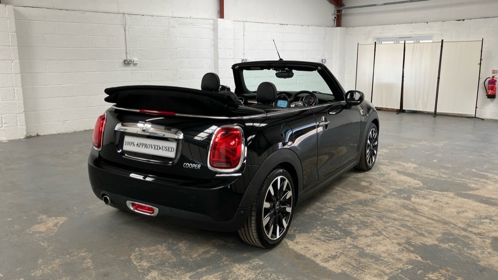 Mini Convertible 1.5 Cooper Classic Convertible Black #66