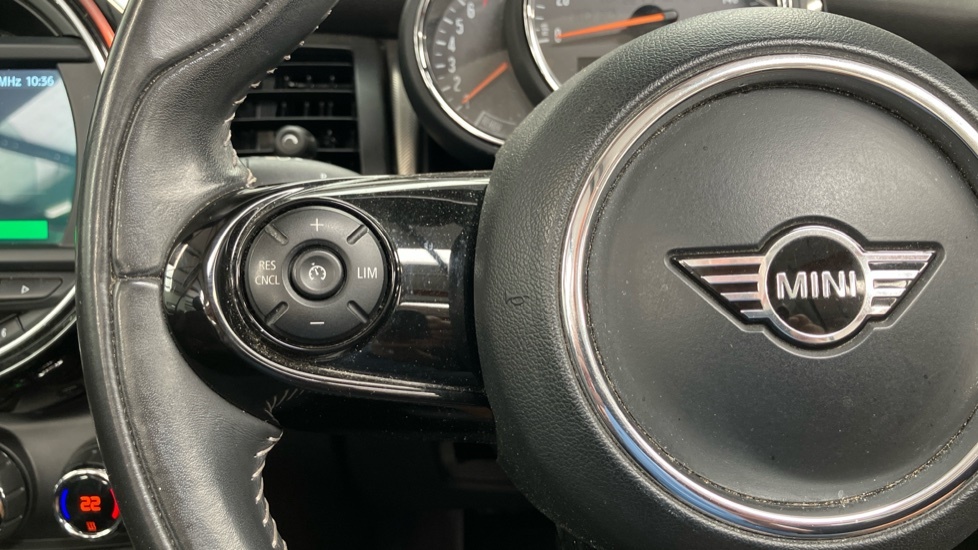 Mini Convertible 1.5 Cooper Classic Convertible Black #17