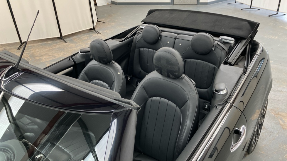 Mini Convertible 1.5 Cooper Classic Convertible Black #39
