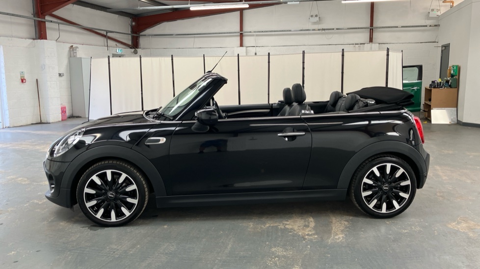 Mini Convertible 1.5 Cooper Classic Convertible Black #64