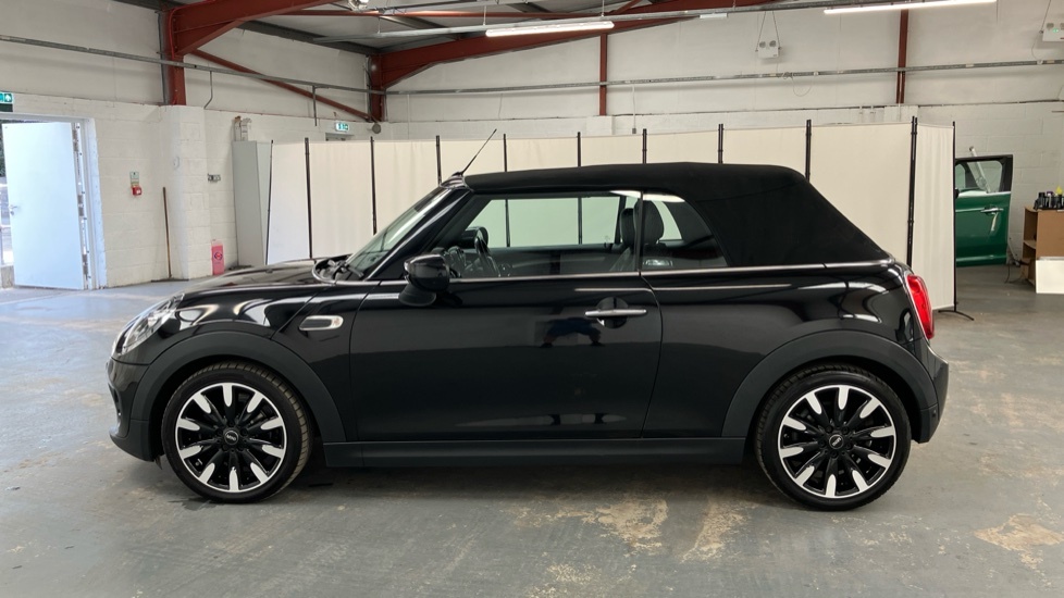 Mini Convertible 1.5 Cooper Classic Convertible Black #27