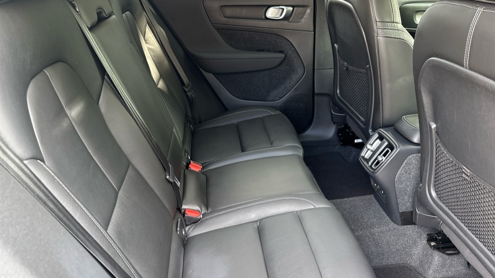 Volvo XC40 Plus Grey #6