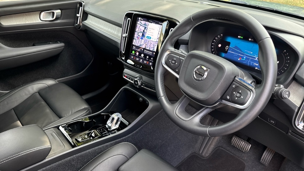 Volvo XC40 Plus Grey #4