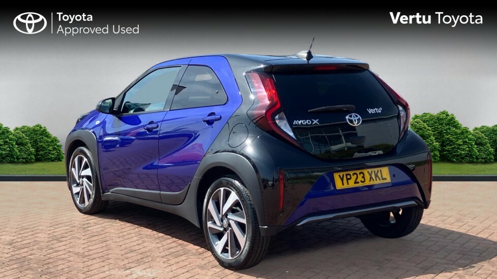 Toyota Aygo X Exclusive Blue #4