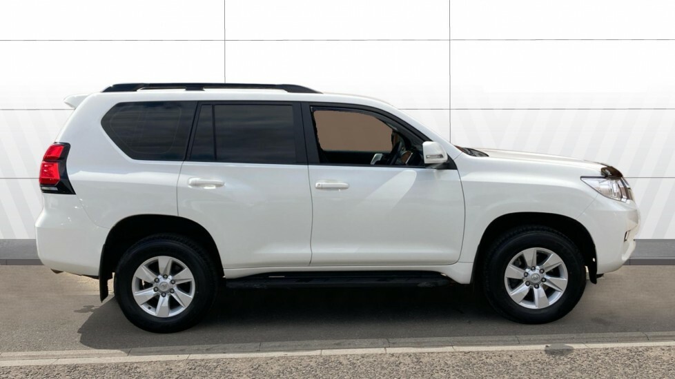 Toyota Land Cruiser Active White #5