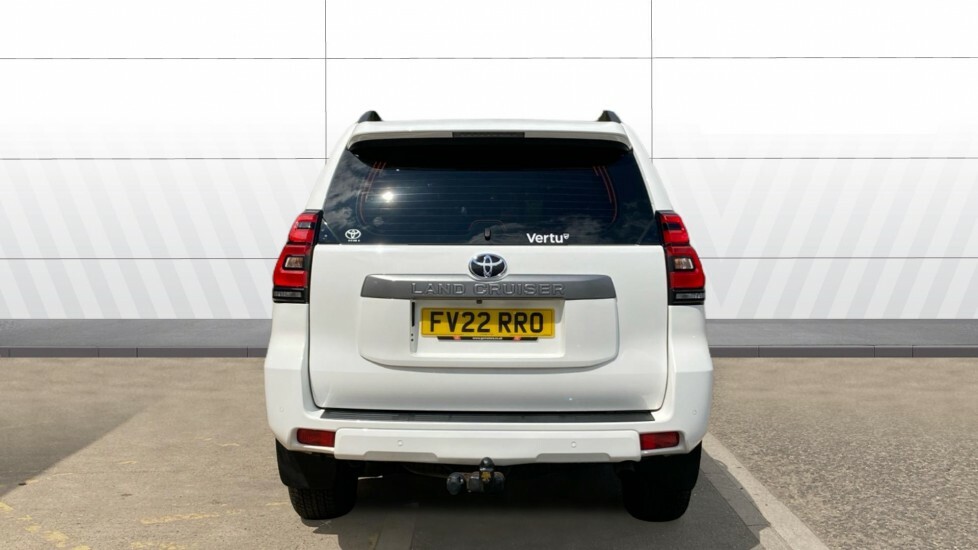 Toyota Land Cruiser Active White #6