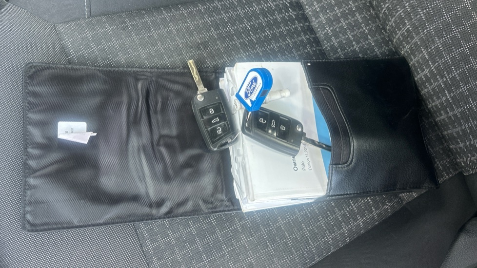 Volkswagen Polo Hatchback Black #9