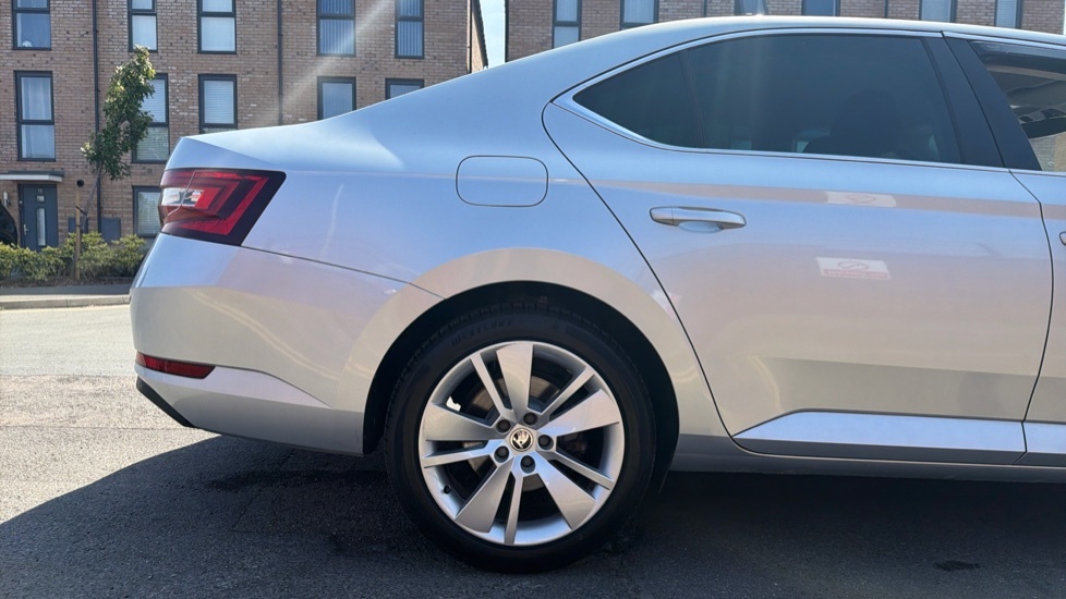 Skoda Superb 2.0 Tdi Cr Se Technology Dsg Grey #7
