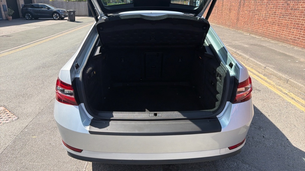Skoda Superb Se L Executive Silver #4