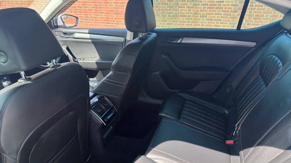 Skoda Superb 2.0 Tdi Cr Se Technology Dsg Grey #16