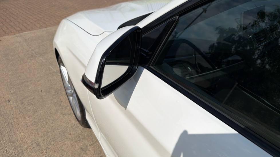 BMW 2 Series 218D Sport White #25