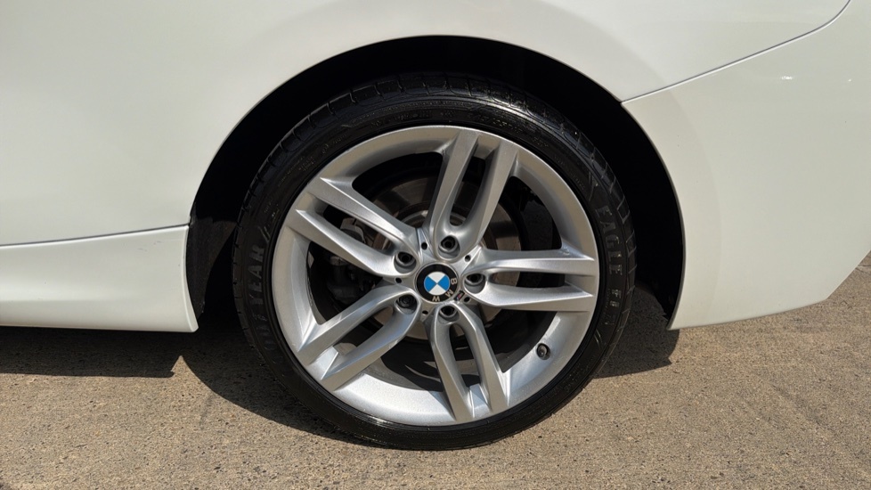 BMW 2 Series 218D Sport White #29