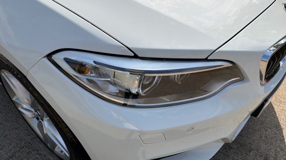 BMW 2 Series 218D Sport White #31