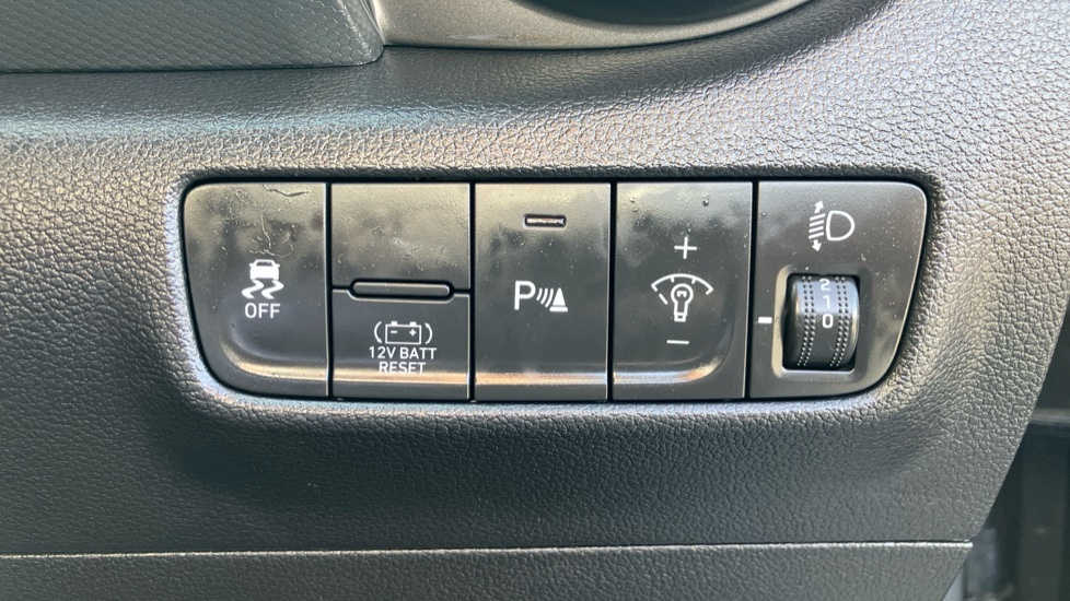 Hyundai Kona Hatchback Grey #47