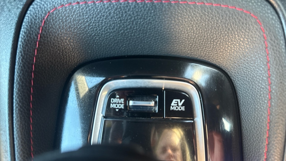 Toyota Corolla Corolla Icon Hev Cvt White #29