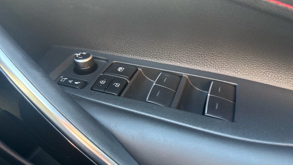 Toyota Corolla Corolla Icon Hev Cvt White #27