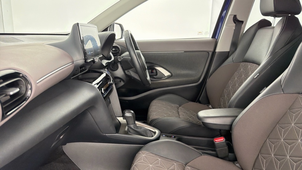 Toyota Yaris Cross Excel EJ22ZLV Blue #5