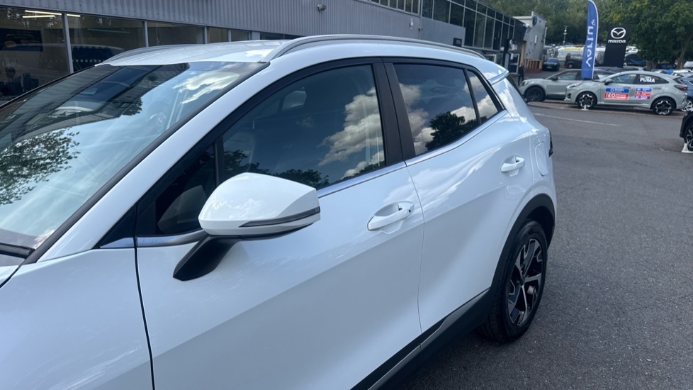 Kia Sportage 3 White #23