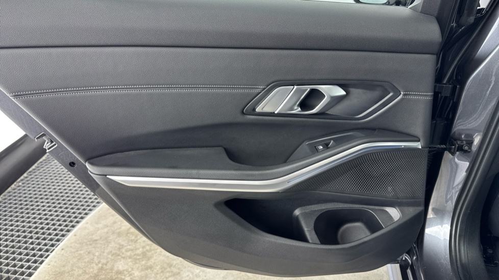 BMW 3 Series 320D M Sport Black #36