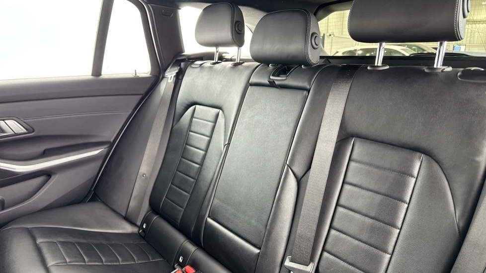 BMW 3 Series 320D M Sport Black #12