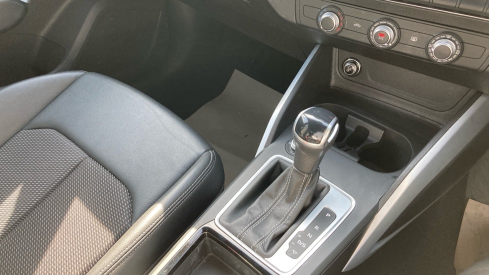 Audi Q2 35 Tfsi S Line S Tronic Grey #39