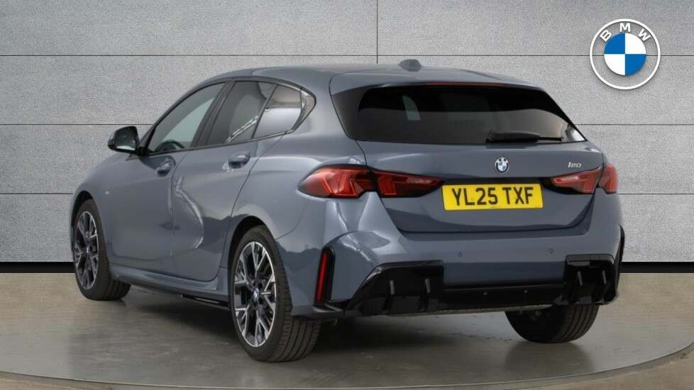 BMW 1 Series M135 Xdrive Step Black #2