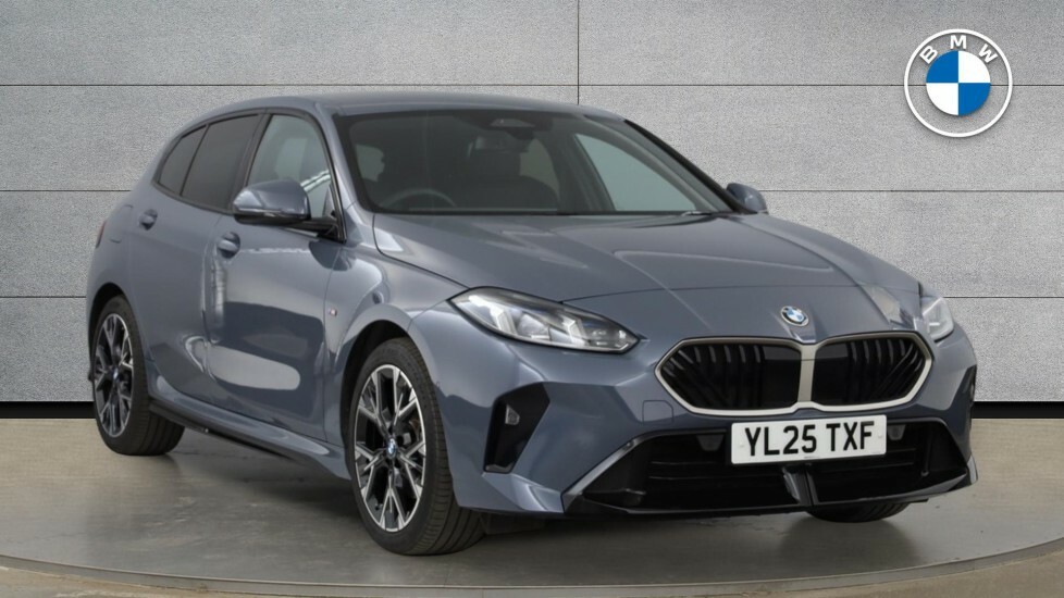 BMW 1 Series M135 Xdrive Step Black #1