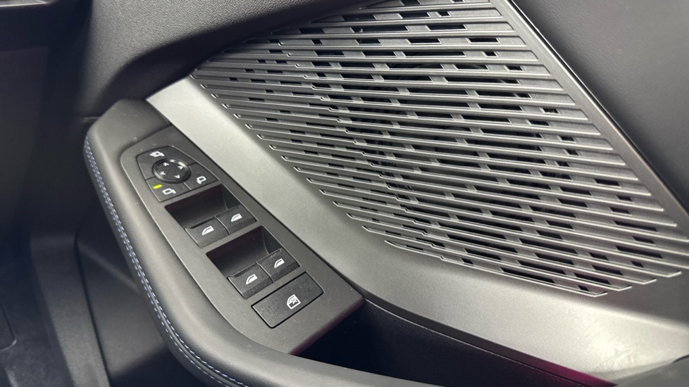 BMW 1 Series 120 M Sport Step White #20