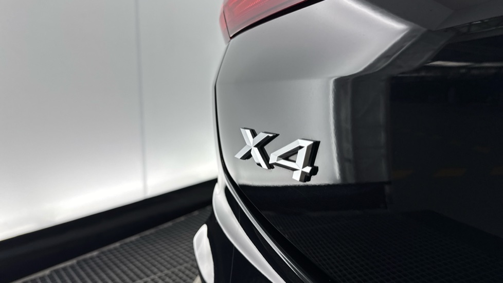 BMW X4 M Xdrive X4 M Competition Step Red #25