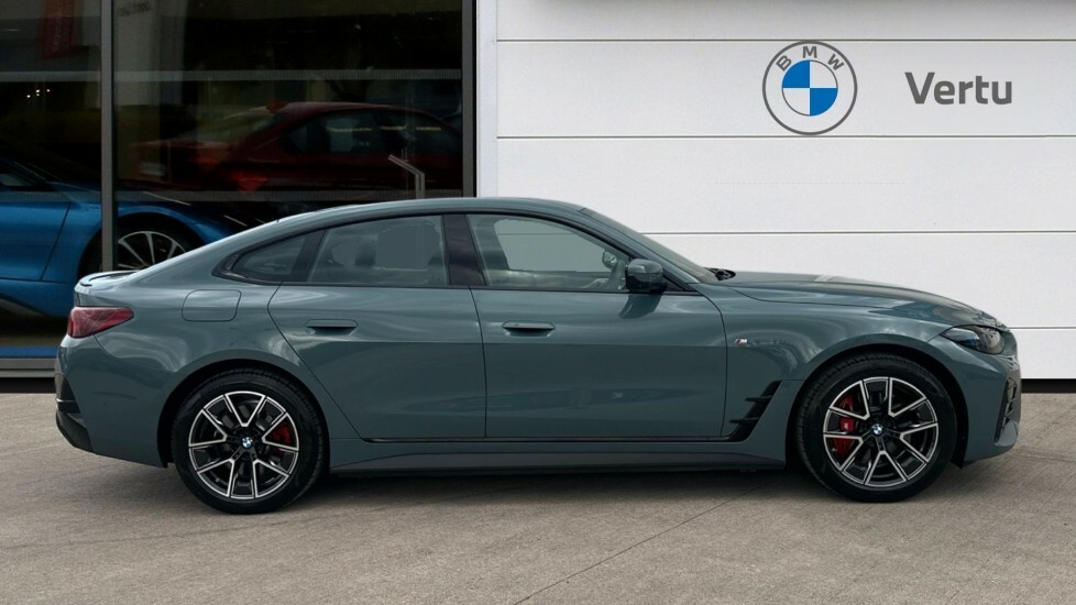 BMW i4 M Sport Green #3