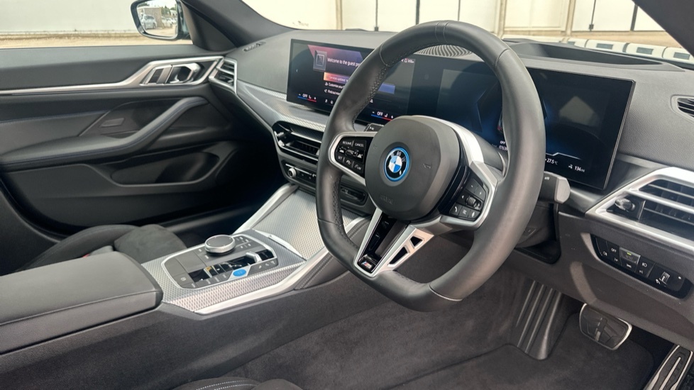 BMW i4 M Sport Green #6