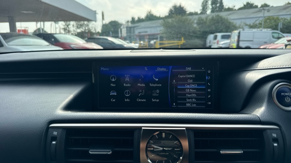 Lexus IS 2.5 300H Sport 220 Bhp 8In Satellite Navigation White #41