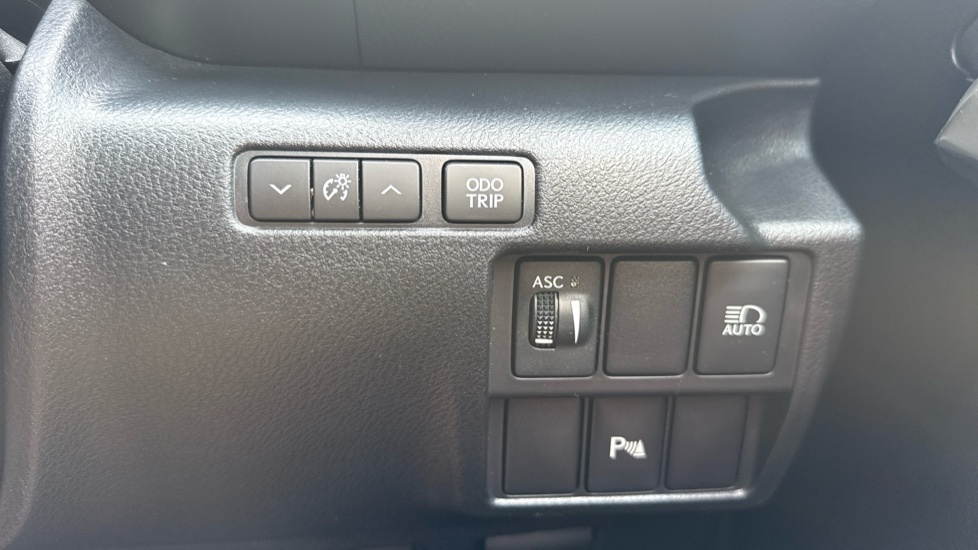 Lexus IS 2.5 300H Sport 220 Bhp 8In Satellite Navigation White #52