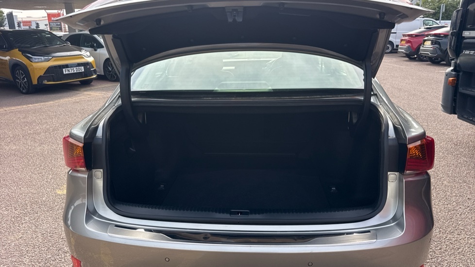 Lexus IS 300H F Sport White #13