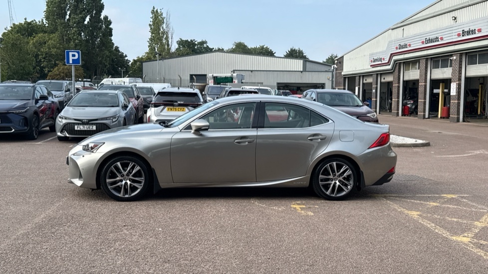 Lexus IS 300H F Sport White #24