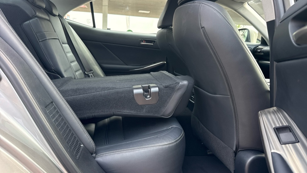 Lexus IS 300H F Sport White #18