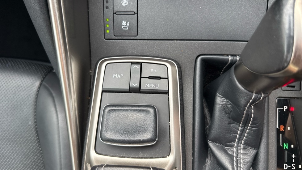 Lexus IS 2.5 300H Sport 220 Bhp 8In Satellite Navigation White #46
