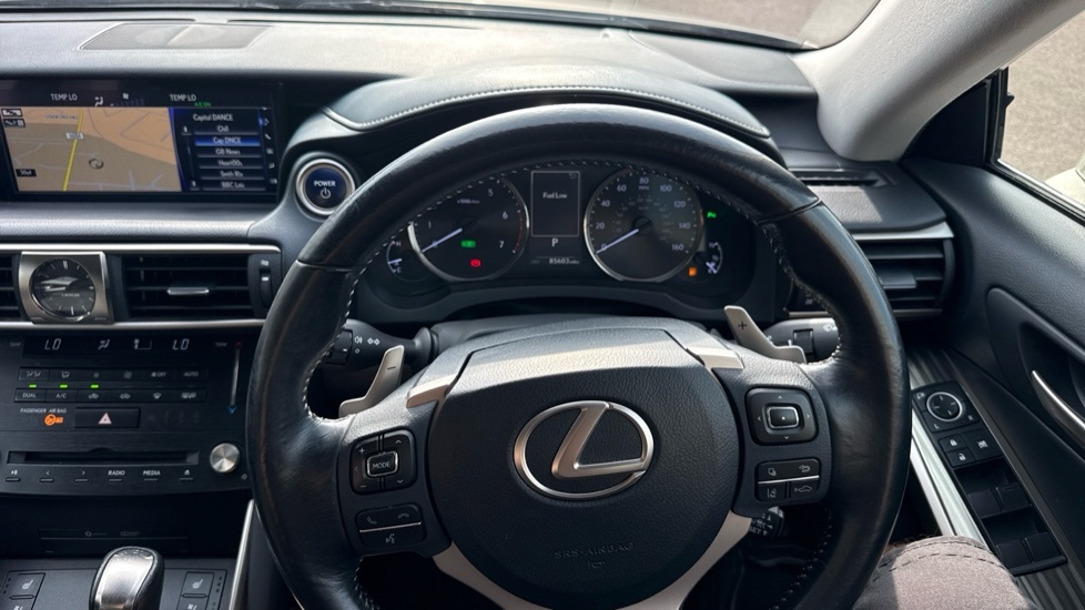 Lexus IS 300H F Sport White #7