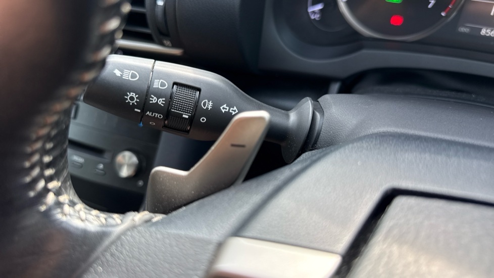 Lexus IS 2.5 300H Sport 220 Bhp 8In Satellite Navigation White #48