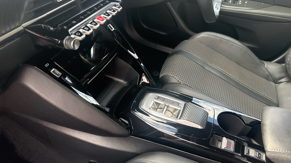 Peugeot e-2008 100Kw Active Premium 50Kwh Blue #13