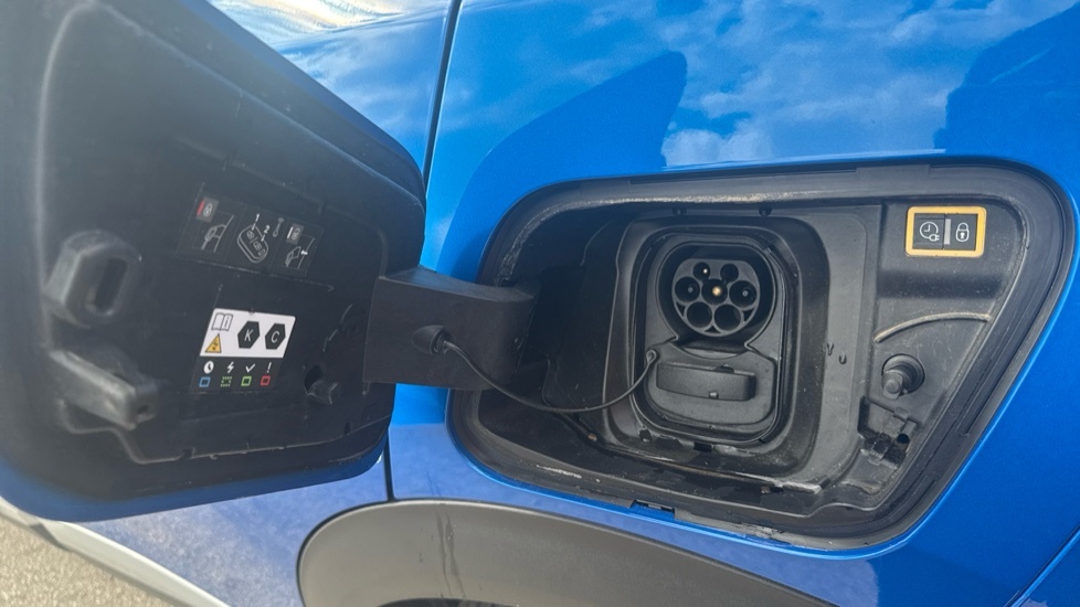 Peugeot e-2008 100Kw Active Premium 50Kwh Blue #22