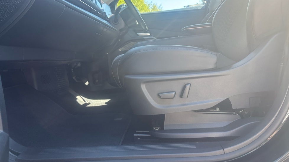 Nissan Ariya Advance Black #42