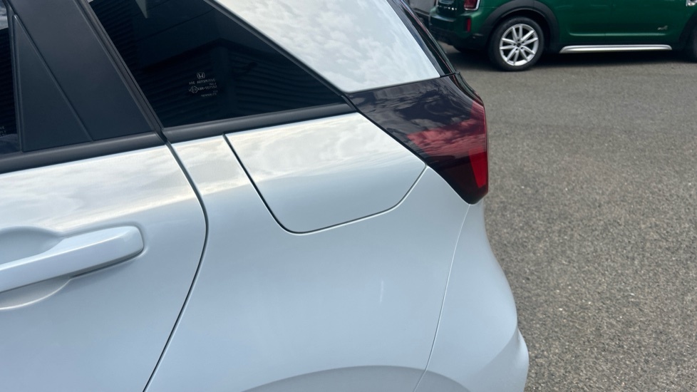 Honda Jazz Elegance I-mmd Cvt White #38