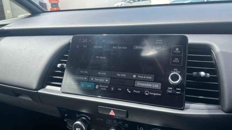 Honda Jazz Elegance I-mmd Cvt White #20
