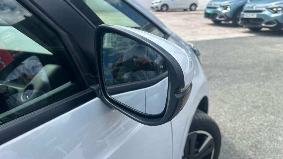 Honda Jazz Elegance I-mmd Cvt White #35
