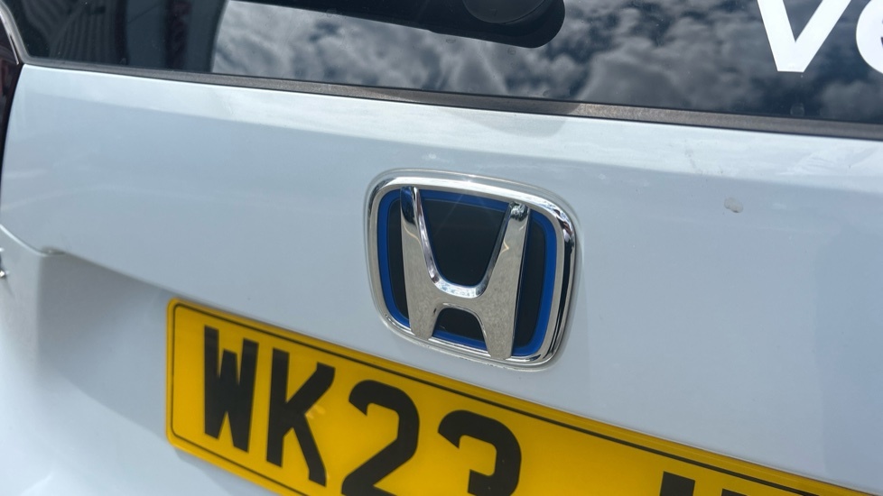 Honda Jazz Elegance I-mmd Cvt White #44
