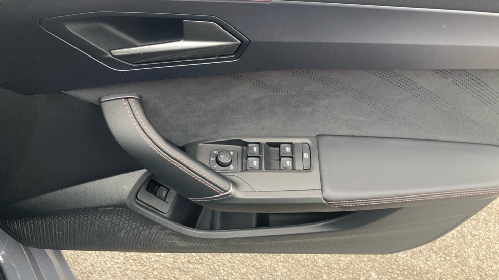 Cupra Leon 1.5 Etsi V2 Hatchback Hybrid Dsg Euro 6 KW25VCT Black #19