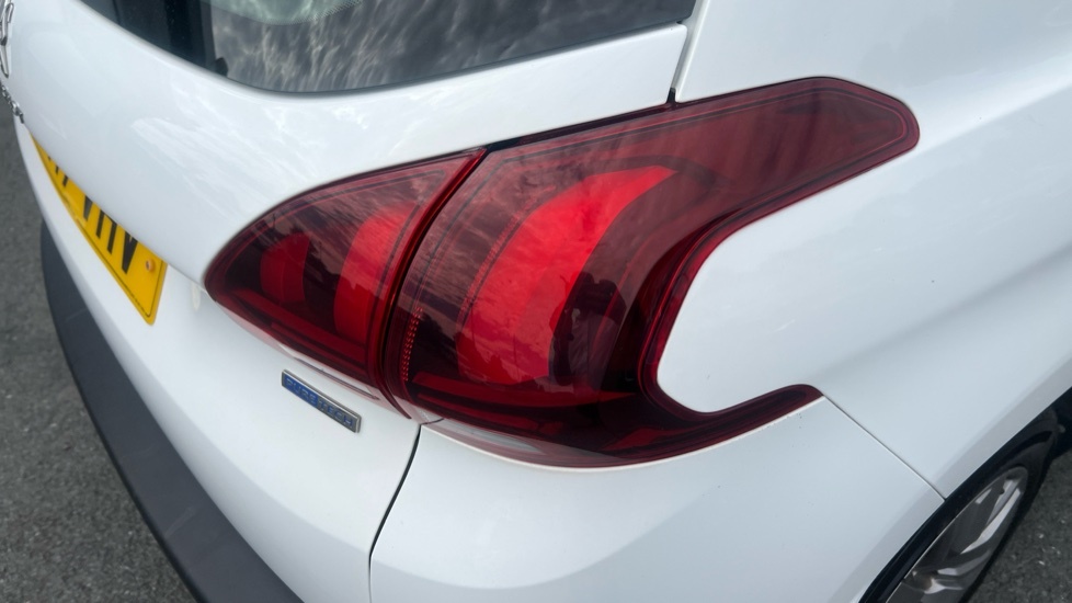 Peugeot 2008 1.2 Puretech Green #24