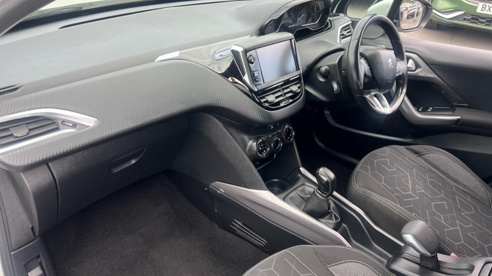 Peugeot 2008 1.2 Puretech Green #10