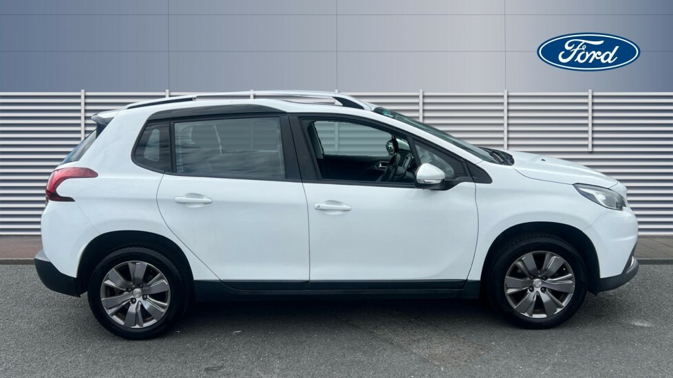 Peugeot 2008 Active White #5